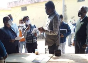 नामित नोडल अधिकारी ने जिले के धान क्रय केंद्रों का निरीक्षण कर लिया व्यवस्था का जायजा